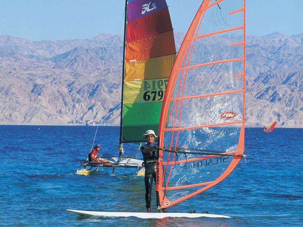 Dan Eilat Hotel Exterior foto Windsurfer on the Dead Sea